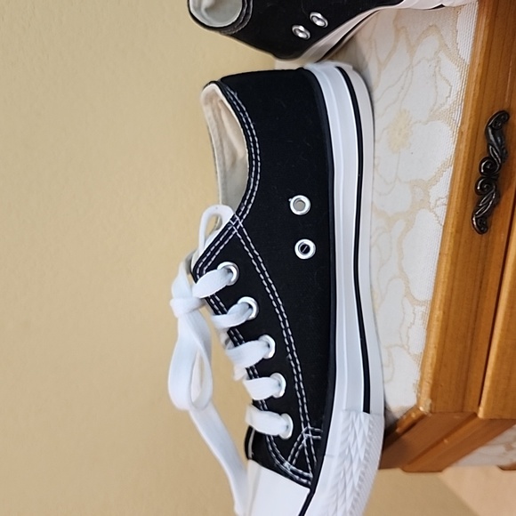 Lace Up Canvas Sneakers - Picture 7 of 8